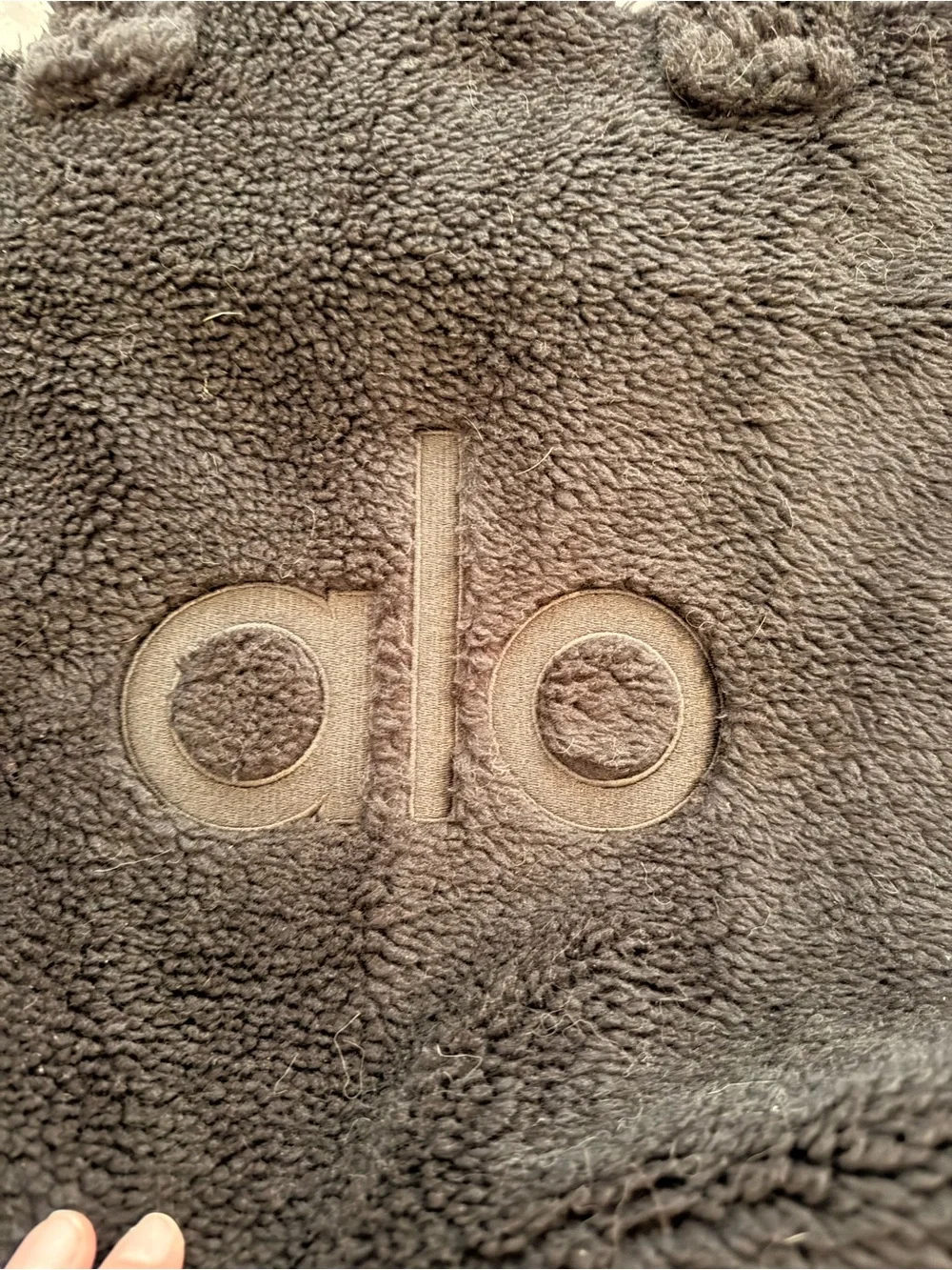 ALO Yoga Black Plush Sherpa Tote Bag - Picture 8 of 11